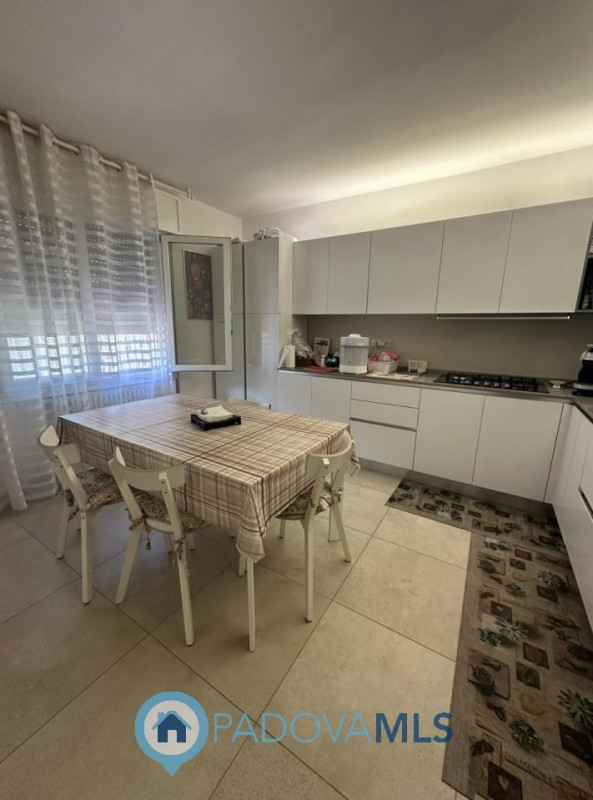 APPARTAMENTO IN BIFAMILIARE IN VENDITA ZONA SAN PAOLO- PADOVA

Immobile in esclusiva al Gruppo Pa...