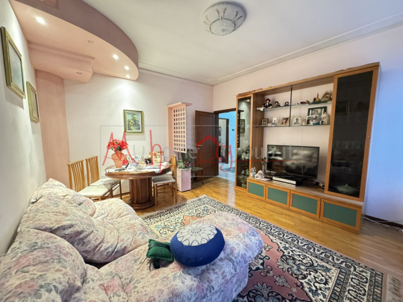 CASELLE DI SELVAZZANO - Casa singola composta da due piani fuori terra con al piano primo ingress...