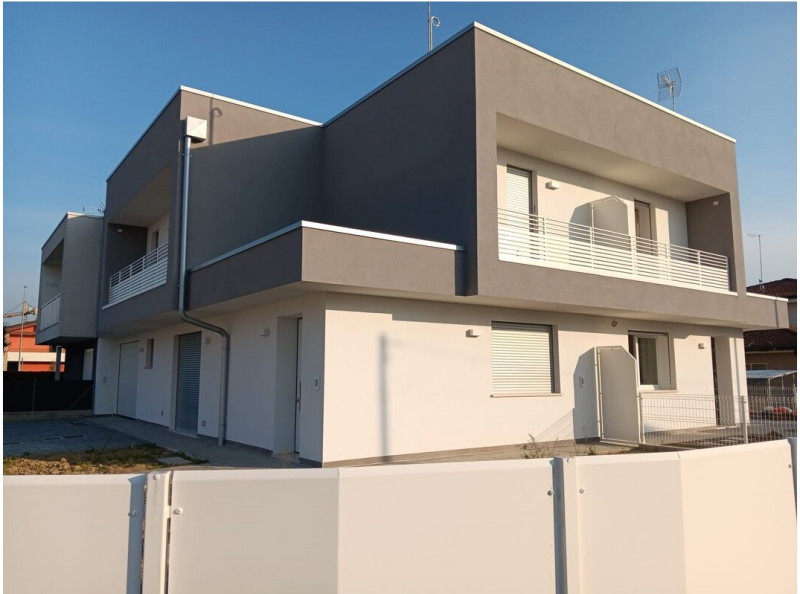 In una delle zone residenziali più ricercate di Teolo, precisamente nel tranquillo quartiere di B...