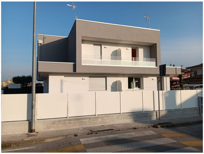 In una delle zone residenziali più ricercate di Teolo, precisamente nel tranquillo quartiere di B...