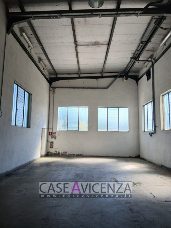 Grumolo delle Abbadesse Affitto Capannone