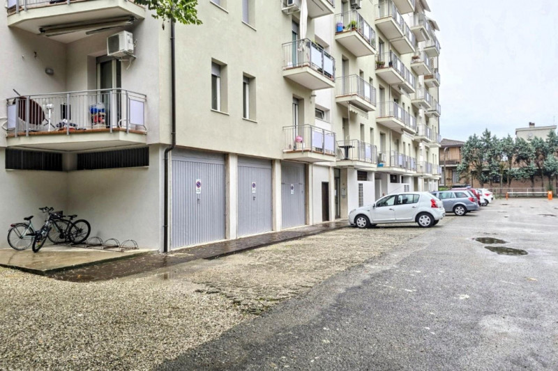 Quest’immobile viene venduto tramite asta online.

Locale commerciale situato in Vicenza (VI), vi...