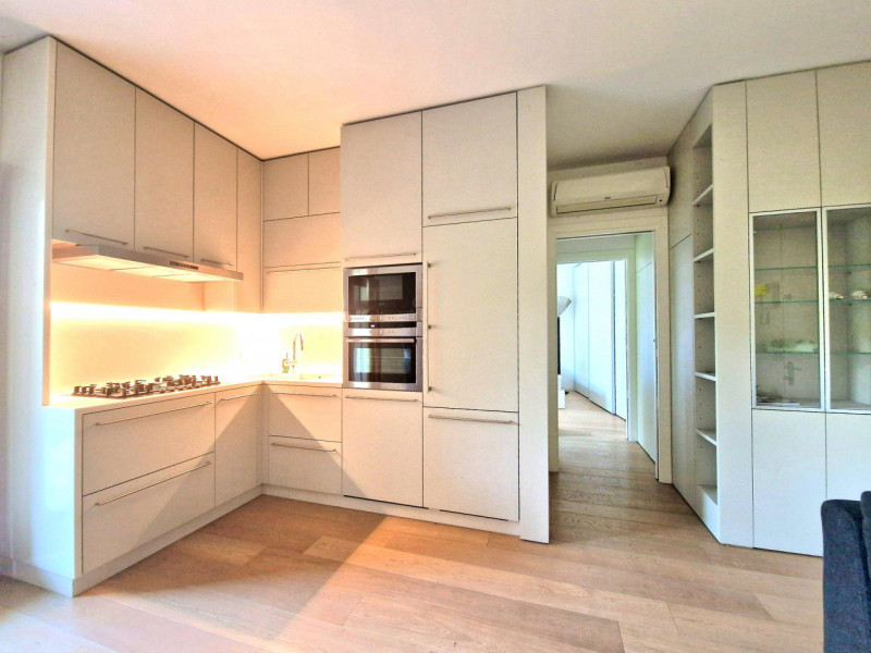 Inserito nel contesto residenziale di pregio «Ca’ del Parco», RICERCATO E LUMINOSO BILOCALE posto...