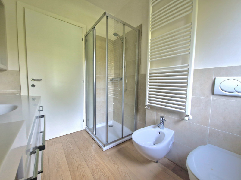 Inserito nel contesto residenziale di pregio «Ca’ del Parco», RICERCATO E LUMINOSO BILOCALE posto...