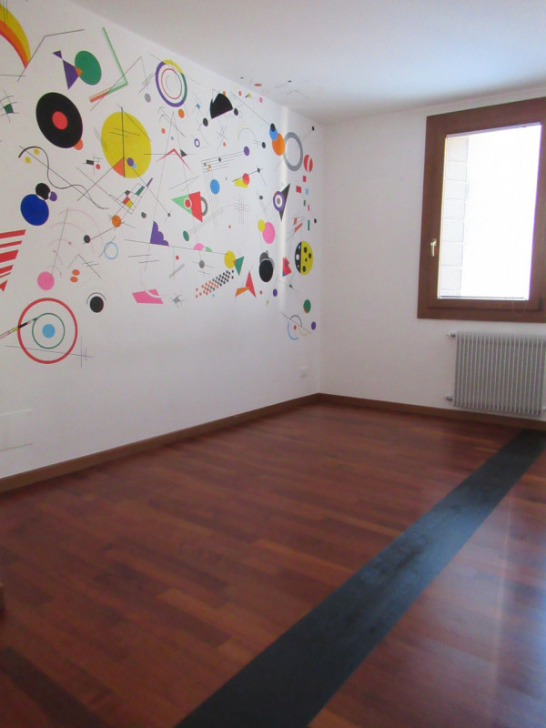 A Treviso (TV), centro storico, proponiamo in affitto appartamento trilocale, posto al piano seco...