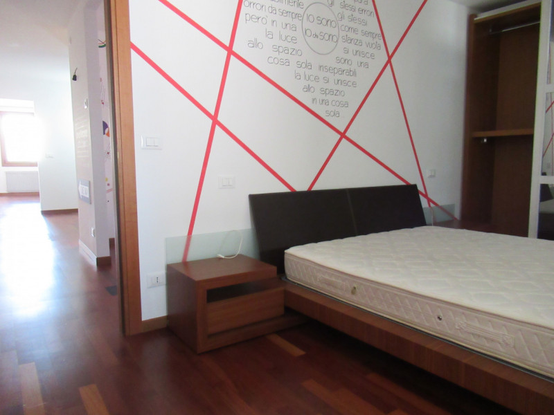 A Treviso (TV), centro storico, proponiamo in affitto appartamento trilocale, posto al piano seco...