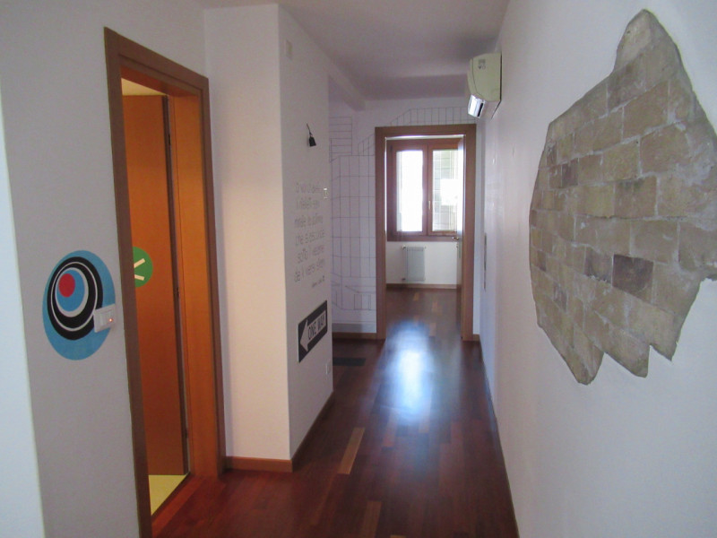 A Treviso (TV), centro storico, proponiamo in affitto appartamento trilocale, posto al piano seco...