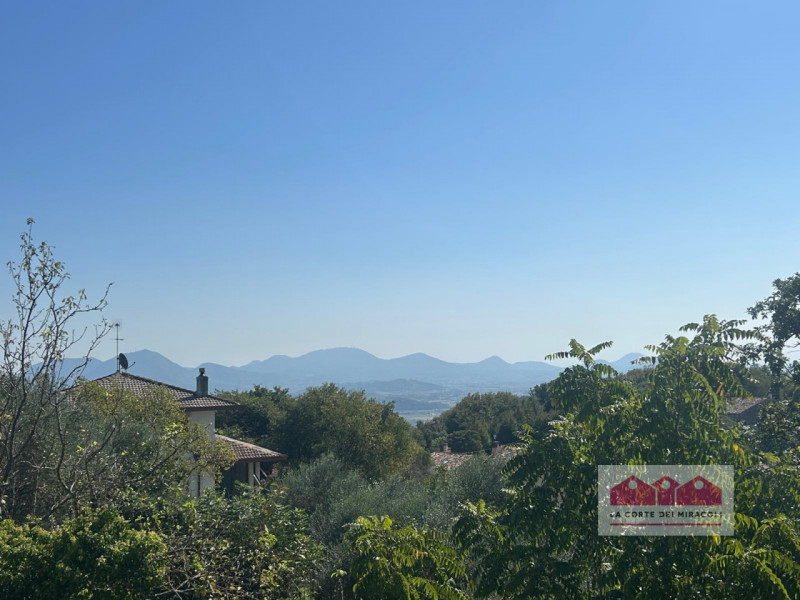 POZZOLO DI VILLAGA: BELLISSIMA VILLA MODERNA IN POSIZIONE COLLINARE, IMMERSA NELLA NATURA MA A BR...