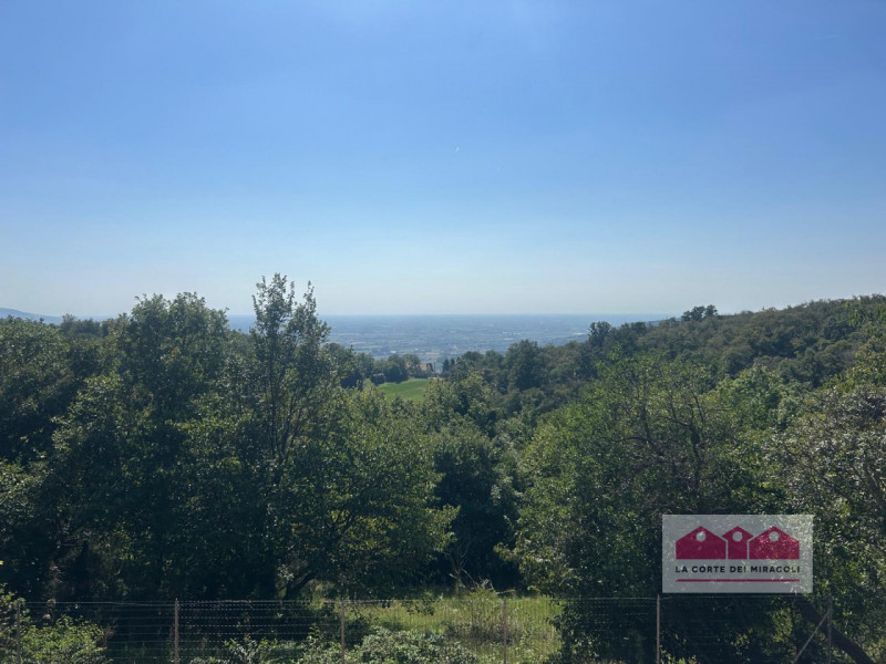 POZZOLO DI VILLAGA: BELLISSIMA VILLA MODERNA IN POSIZIONE COLLINARE, IMMERSA NELLA NATURA MA A BR...