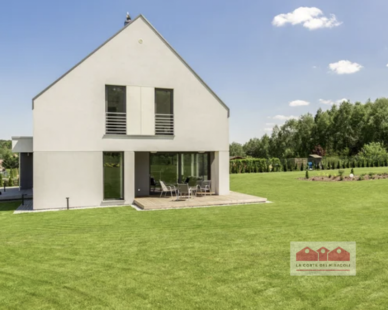 POZZOLO DI VILLAGA: BELLISSIMA VILLA MODERNA IN POSIZIONE COLLINARE, IMMERSA NELLA NATURA MA A BR...