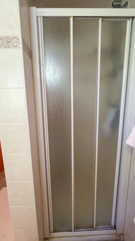 Interessante bifamiliare disposta su soli 2 livelli ristrutturata completamente ad inizio degli a...