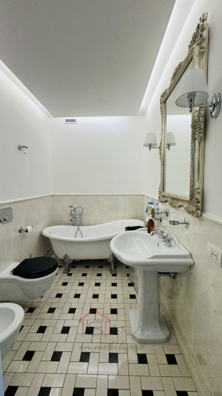 PADOVA - LARGO EUROPA: Appartamento piano alto con vista - https://images.gestionaleimmobiliare.it/foto/annunci/250731/4608381/800x800/013__img_5201_wmk_0.jpg 