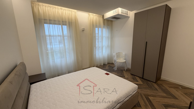 Nel cuore pulsante di Padova, nella prestigiosa zona di Largo Europa, proponiamo in affitto due a...