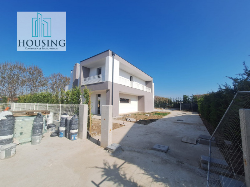 Quartiere San Lorenzo, Abano Terme, proponiamo una nuova casa singola, attualmente al grezzo perm...
