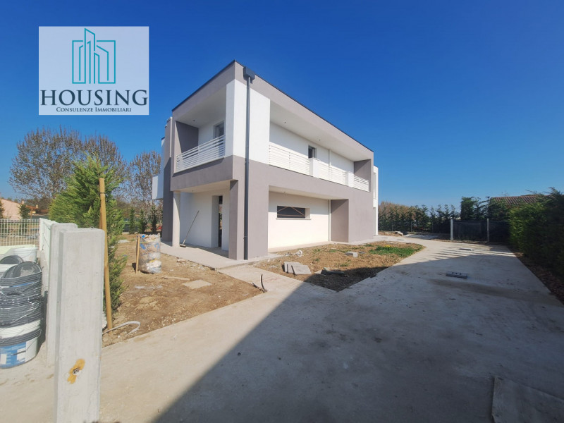 Quartiere San Lorenzo, Abano Terme, proponiamo una nuova casa singola, attualmente al grezzo perm...