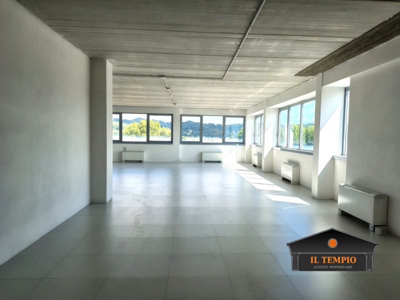 PALAZZO DIREZIONALE CON UFFICI E LABORATORI – VICENZA OVEST

L’immobile si sviluppa su 5 piani fu...