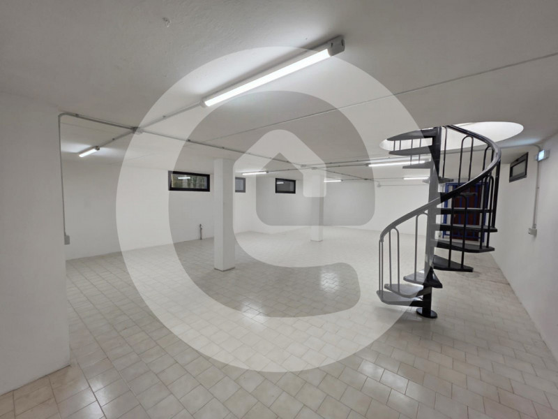 Nel cuore del centro di Borgoricco, proponiamo in affitto un negozio completamente ristrutturato,...