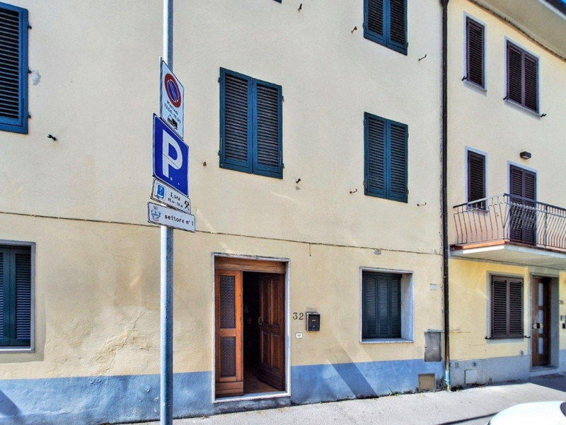 Agliana Vendita Appartamento più di 5 locali