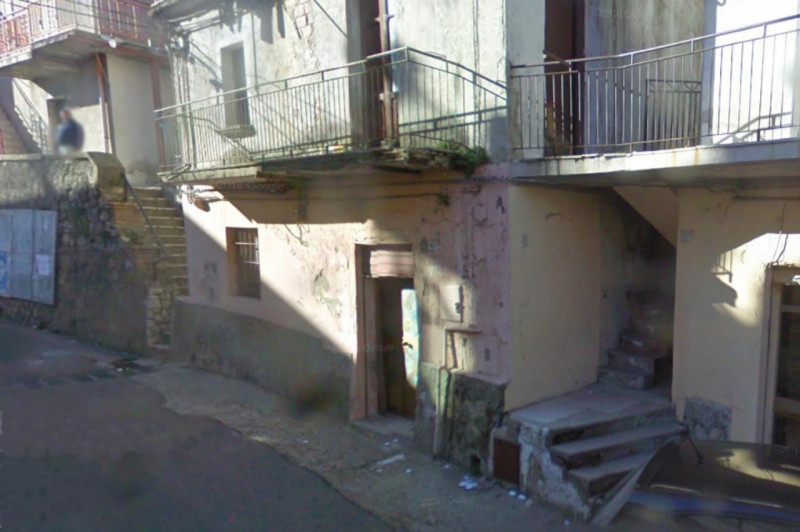 Petilia Policastro Vendita Magazzino