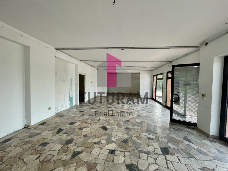 RIF:  068NM -  VIGONOVO (VE)  -  PER INFO 0444/310220

Propongo in vendita un negozio con capanno...