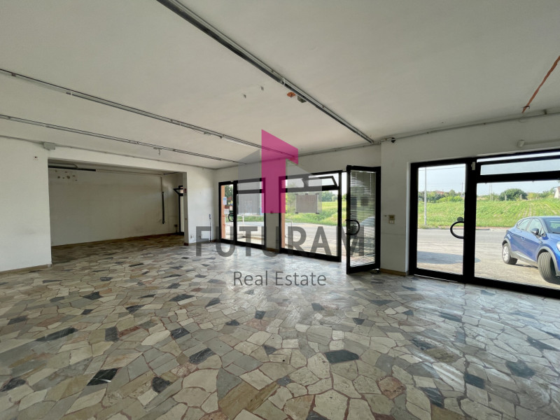 RIF:  068NM -  VIGONOVO (VE)  -  PER INFO 0444/310220

Propongo in vendita un negozio con capanno...