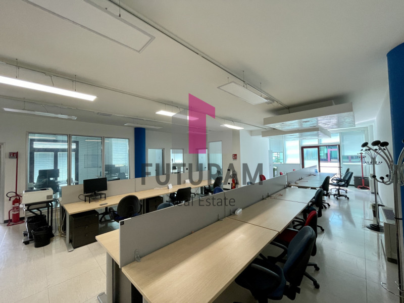 RIF:  069NM -  PADOVA EST  -  PER INFO 0444/310220

Propongo in affitto un ufficio al primo piano...