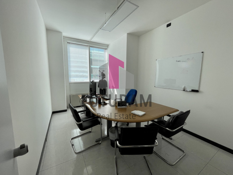 RIF:  069NM -  PADOVA EST  -  PER INFO 0444/310220

Propongo in affitto un ufficio al primo piano...