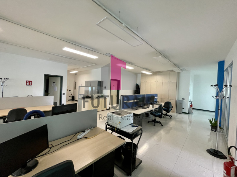 RIF:  069NM -  PADOVA EST  -  PER INFO 0444/310220

Propongo in affitto un ufficio al primo piano...