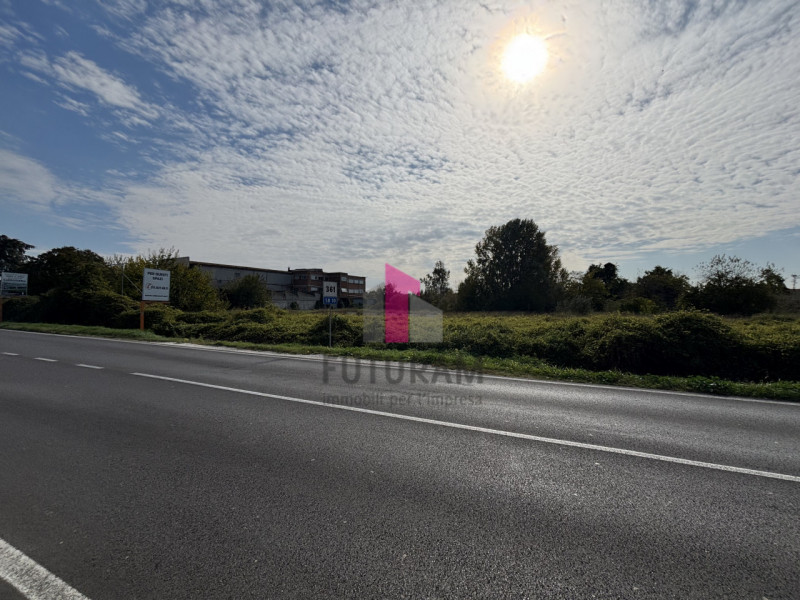 OSPEDALETTO EUGANEO - rif.647MIC - Per info 3473209826 - terreno EDIFICABILE ubicato lungo strada...