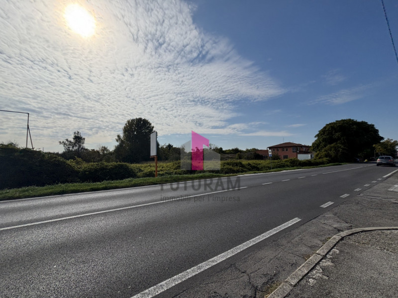 OSPEDALETTO EUGANEO - rif.647MIC - Per info 3473209826 - terreno EDIFICABILE ubicato lungo strada...