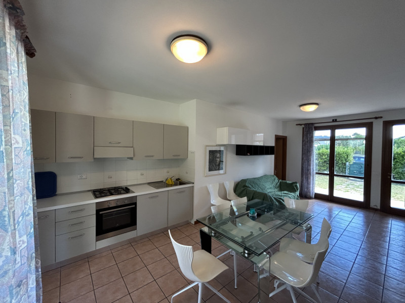 Villa indipendente con piscina e ampio giardino privato: un’oasi di comfort per la tua famiglia

...