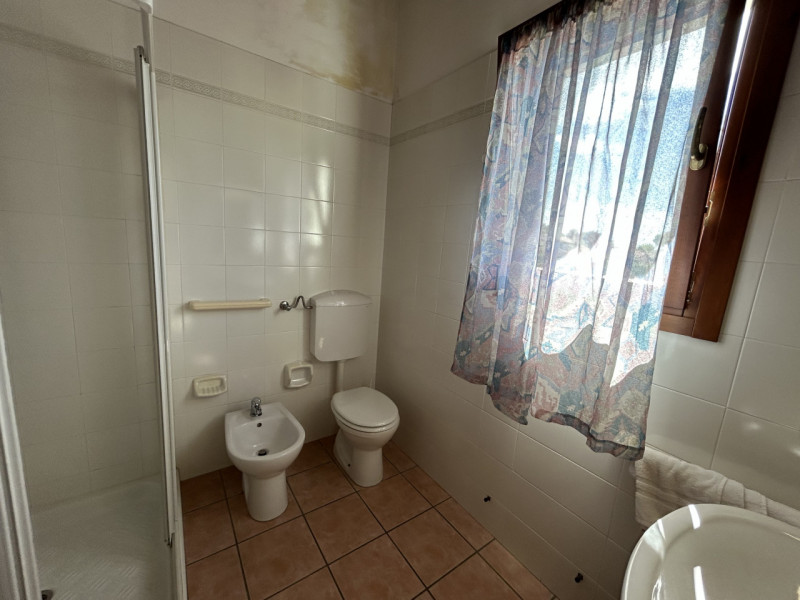 Villa indipendente con piscina e ampio giardino privato: un’oasi di comfort per la tua famiglia

...