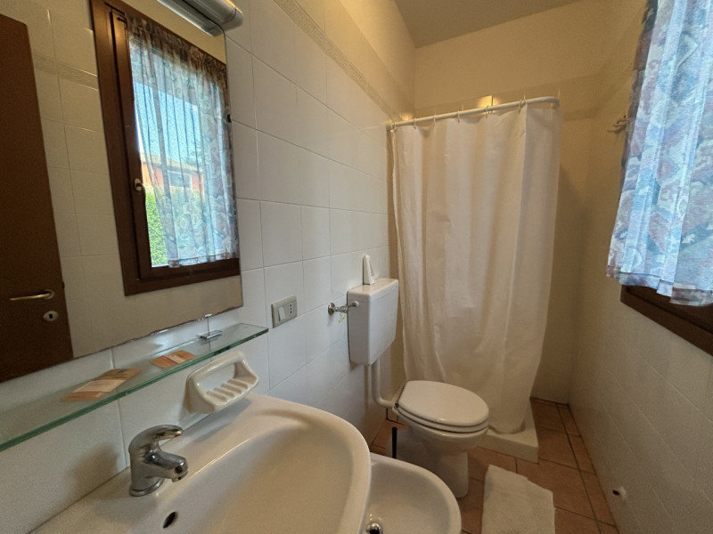 Villa indipendente con piscina e ampio giardino privato: un’oasi di comfort per la tua famiglia

...