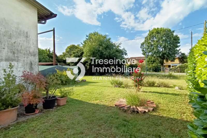 (Per INFO Feltrin ing. Gianni 3288349492) Proponiamo in vendita a Morgano una soluzione unica per...