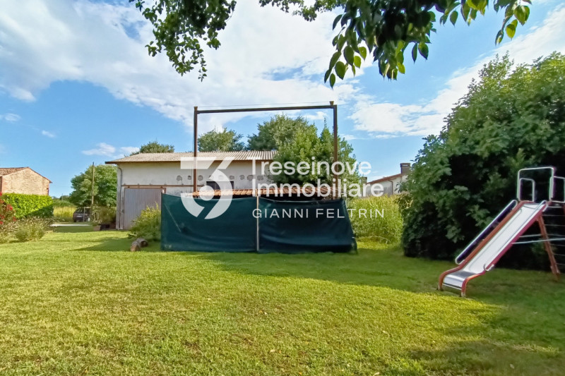 (Per INFO Feltrin ing. Gianni 3288349492) Proponiamo in vendita a Morgano una soluzione unica per...