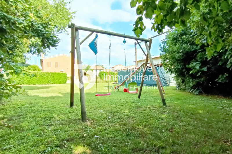 (Per INFO Feltrin ing. Gianni 3288349492) Proponiamo in vendita a Morgano una soluzione unica per...