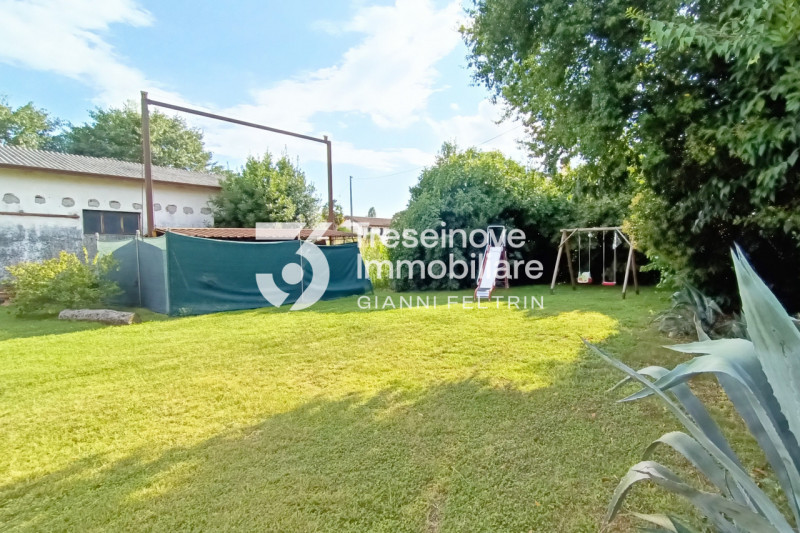 (Per INFO Feltrin ing. Gianni 3288349492) Proponiamo in vendita a Morgano una soluzione unica per...