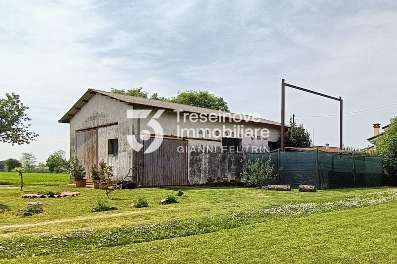 (Per INFO Feltrin ing. Gianni 3288349492) Proponiamo in vendita a Morgano una soluzione unica per...