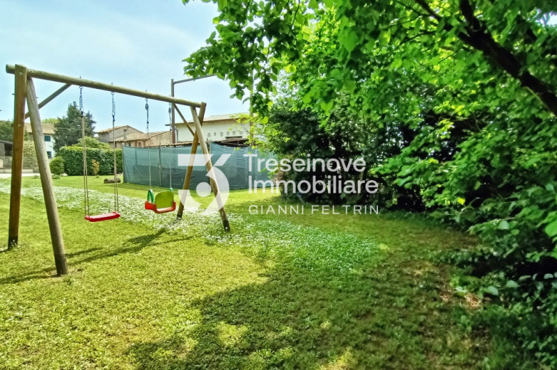 (Per INFO Feltrin ing. Gianni 3288349492) Proponiamo in vendita a Morgano una soluzione unica per...