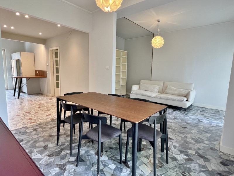 VICENZA, IN POSIZIONE ADIACENTE AL CENTRO STORICO: AFFITTASI SPAZIOSO ED ELEGANTE BICAMERE BISERV...