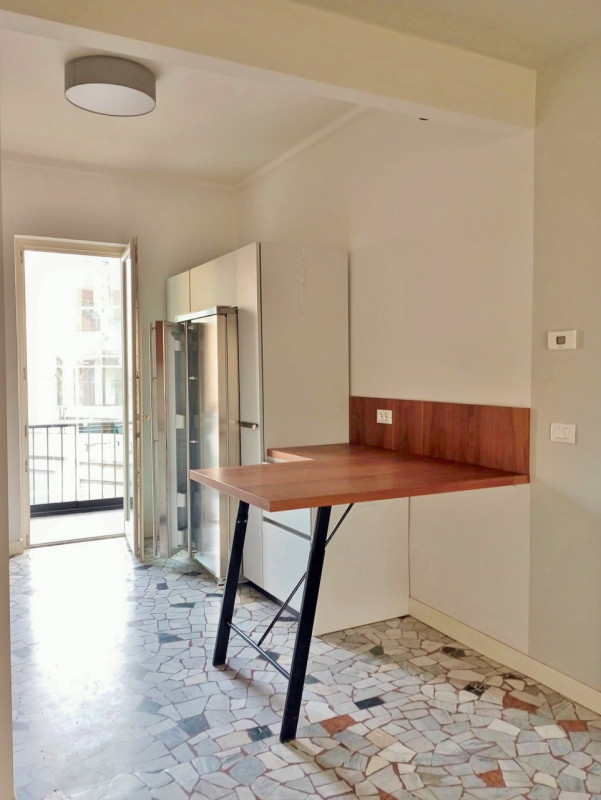 VICENZA, IN POSIZIONE ADIACENTE AL CENTRO STORICO: AFFITTASI BICAMERE BISERVIZI + STUDIO CON GIAR...