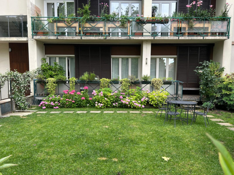 VICENZA, IN POSIZIONE ADIACENTE AL CENTRO STORICO: AFFITTASI BICAMERE BISERVIZI + STUDIO CON GIAR...