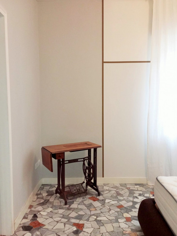 VICENZA, IN POSIZIONE ADIACENTE AL CENTRO STORICO: AFFITTASI BICAMERE BISERVIZI + STUDIO CON GIAR...