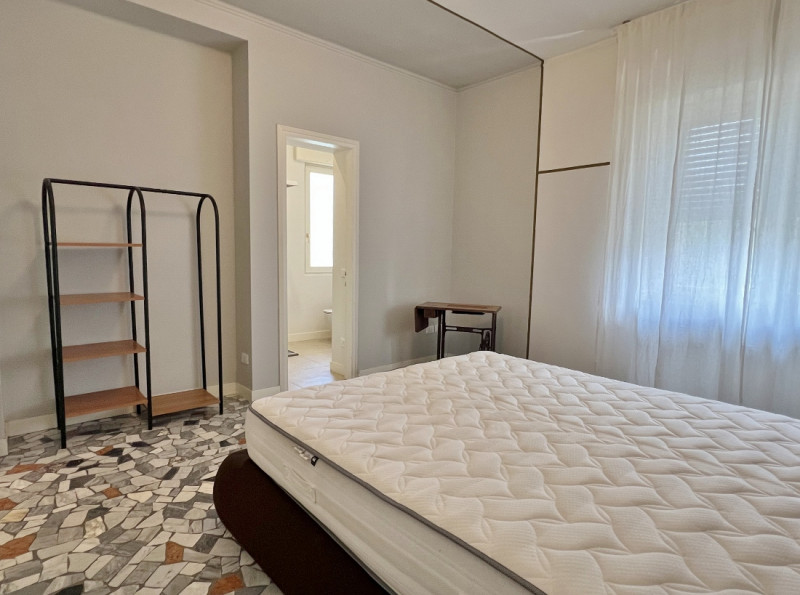 VICENZA, IN POSIZIONE ADIACENTE AL CENTRO STORICO: AFFITTASI SPAZIOSO ED ELEGANTE BICAMERE BISERV...