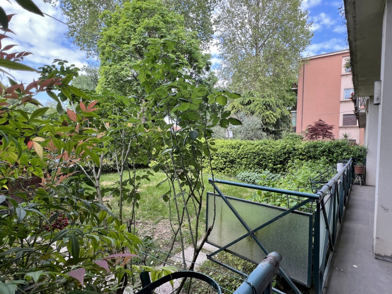 VICENZA, IN POSIZIONE ADIACENTE AL CENTRO STORICO: AFFITTASI SPAZIOSO ED ELEGANTE BICAMERE BISERV...