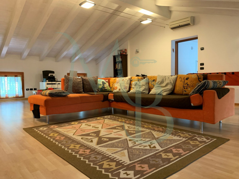 VIGONZA (PD): Immobiliare MB è lieta di presentare, in esclusiva, nella zona residenziale di Vigo...