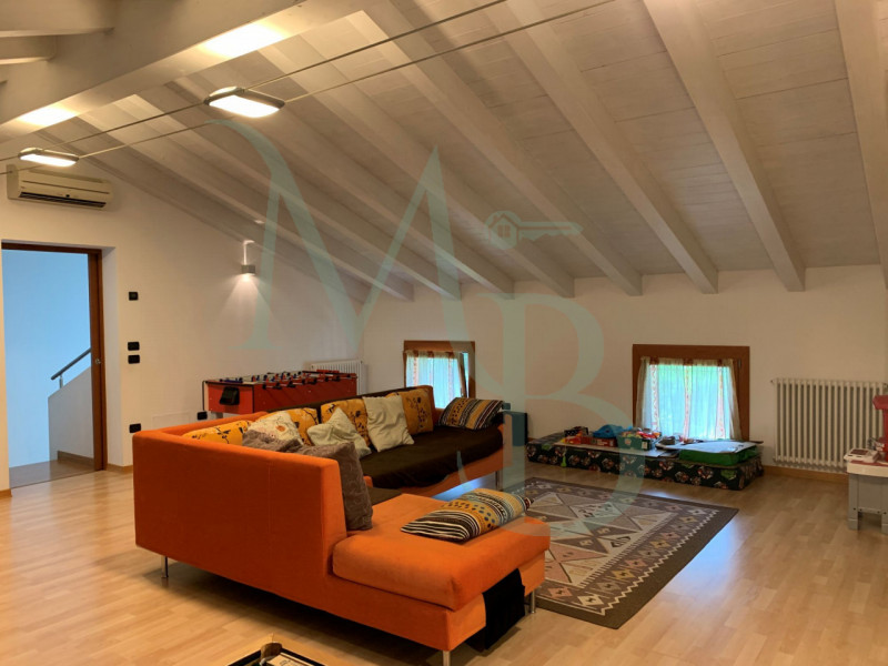 VIGONZA (PD): Immobiliare MB è lieta di presentare, in esclusiva, nella zona residenziale di Vigo...