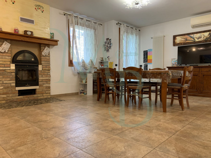 VIGONZA (PD): Immobiliare MB è lieta di presentare, in esclusiva, nella zona residenziale di Vigo...