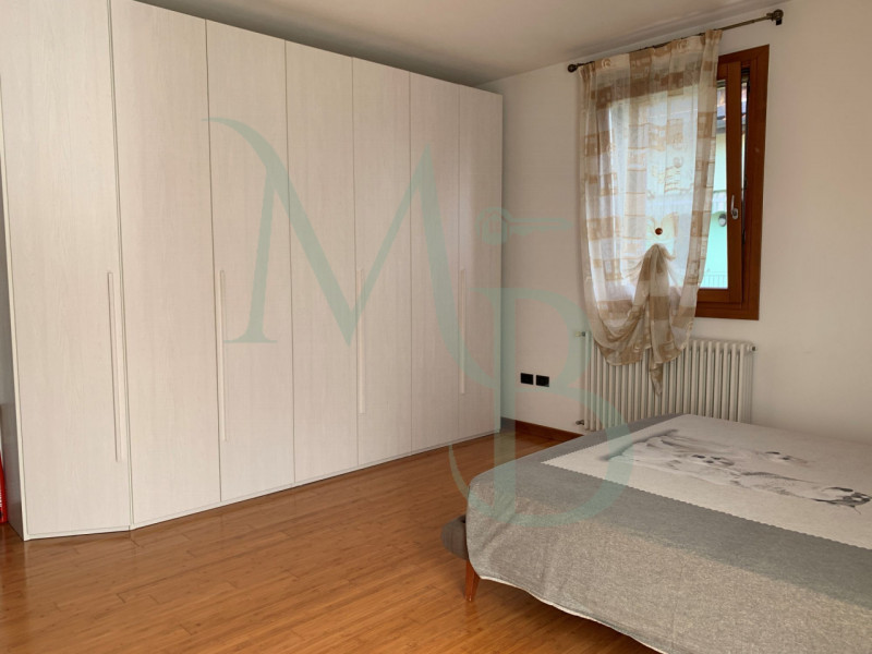 VIGONZA (PD): Immobiliare MB è lieta di presentare, in esclusiva, nella zona residenziale di Vigo...