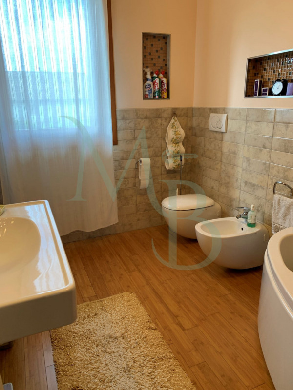 VIGONZA (PD): Immobiliare MB è lieta di presentare, in esclusiva, nella zona residenziale di Vigo...